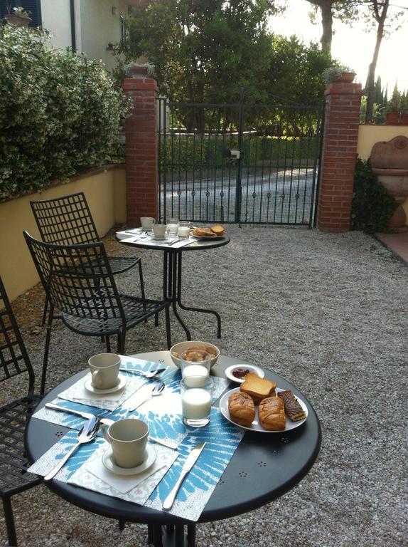 La Voliera Bed & Breakfast Пиза Екстериор снимка